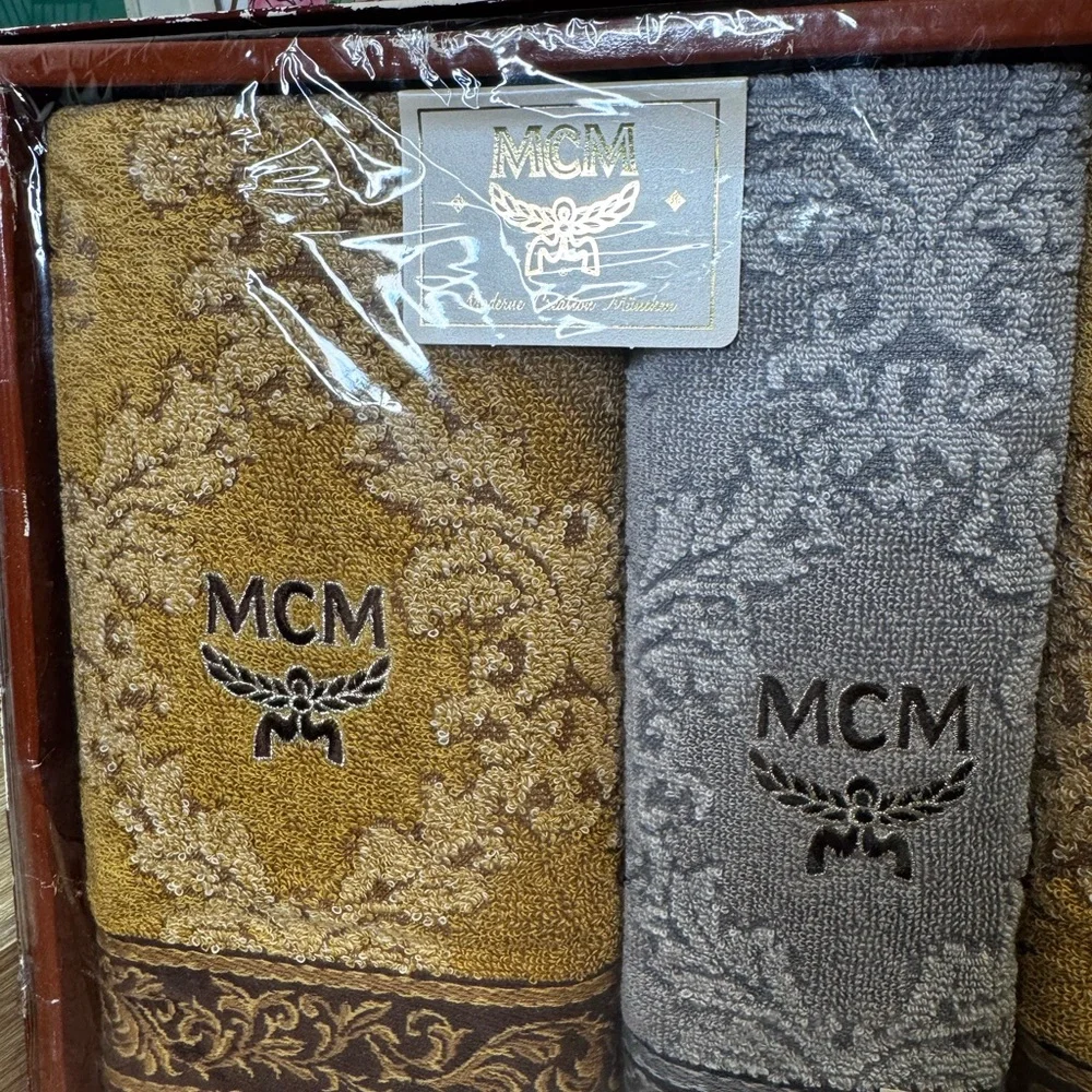 NIB!!! MCM Luxury Vintage Jacquard 3 piece Towel Gift Set in Gold and Gray